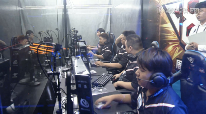 【赛前预告】王者荣耀冬季冠军杯，1月17日 成都AG超玩会 vs 南京Hero久竞