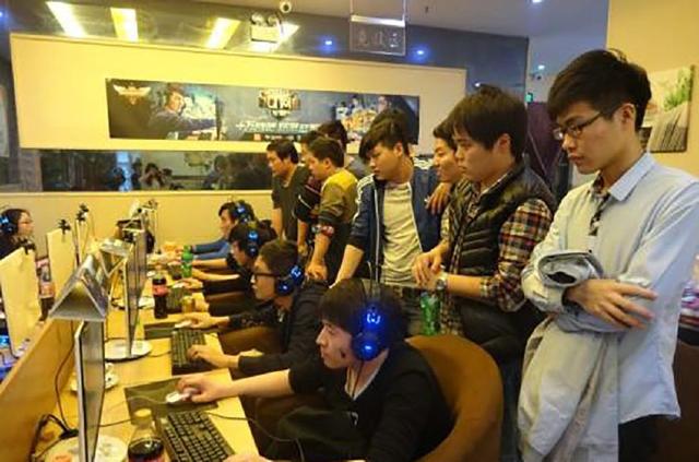 胜败分组赛赛程安排：5月7日TES对阵TL打响首战